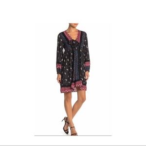 Angies Tie Front Long Sleeve Dressed Size L